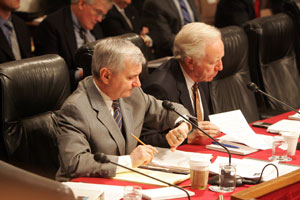 Reed checks his watch during a Senate Armed Services Committee hearing where Ben Bernanke, chairman of the Federal Reserve, presented his semiannual monetary policy report to the Senate. At right is Sen. Joseph Lieberman of Connecticut. Journal photo / Mary Murphy Reed checks his watch during a Senate Armed Services Committee hearing where Ben Bernanke, chairman of the Federal Reserve, presented his semiannual monetary policy report to the Senate. At right is Sen. Joseph Lieberman of Connecticut. Journal photo / Mary Murphy