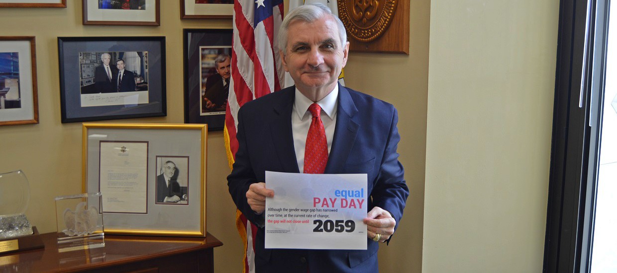 Reed, Whitehouse Renew Push to Pass Paycheck Fairness Act & Close Gender Wage Gap